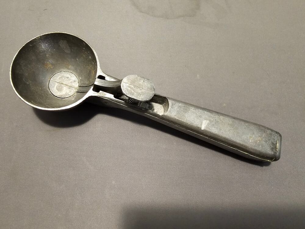 Aluminum Ice Cream Cone Scoop w/Thump Flipper - Like Safe T Dipper - Japan